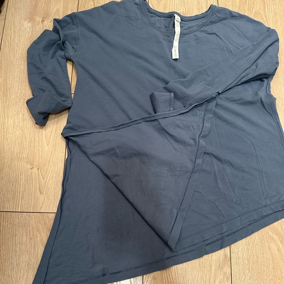 Lululemon long sleeve - Picture 5 of 7